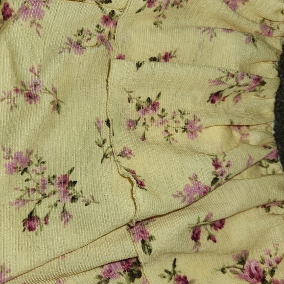 NWT Forever 21 Butter Yellow Top Pink Roses Size 2X On/Off Shoulder Ruffle Neck - Picture 5 of 13